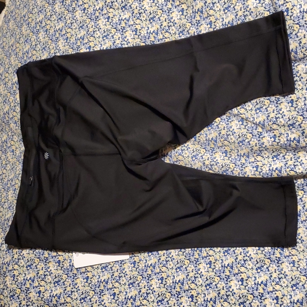 Athleta Black Crop pants Woman's Size 1X - Picture 4 of 10